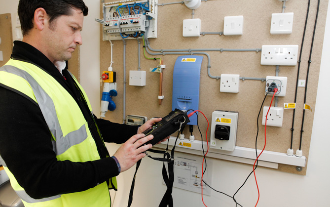Fast Track Electrician Course With Local Bromsgrove Access